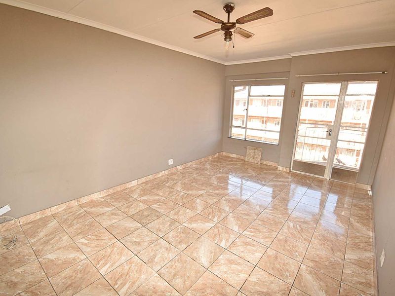 Third Floor Apartment - Photo 3