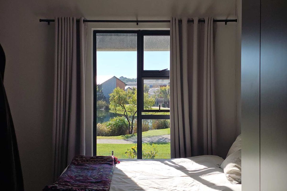 Stunning Modern 3-Bedroom 1st floor Apartment for Sale in Six Fountains Estate. Stunning view! Truly the entertainer's dream! - Photo 5