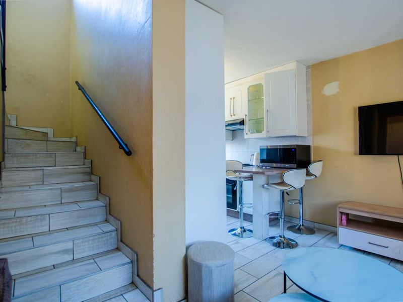 3 Bedroom Simplex on sale - Photo 4
