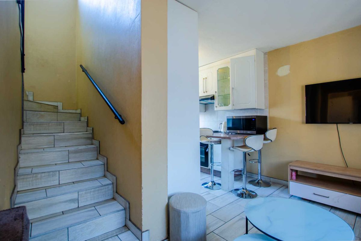 3 Bedroom Simplex on sale - Photo 4