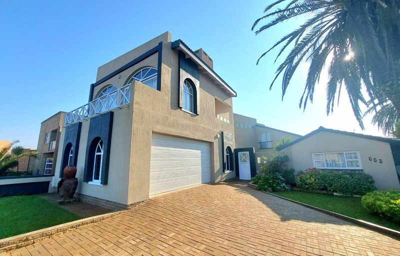 Stunning Sea View Family Home