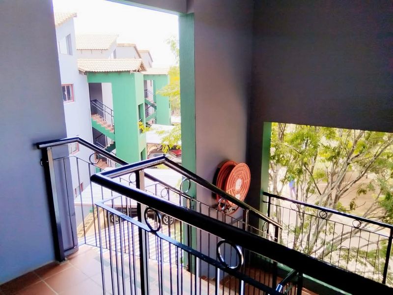 2-bedroom, 2-bathroom apartment for sale in the heart of Honeydew 2-bedroom, 2-bathroom apartment for sale in the heart of Honeydew.!! - Photo 8