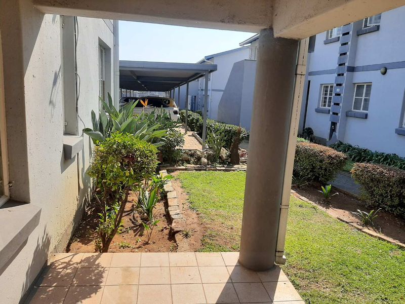 2 Bedroom Ground Floor Unit R620000 - Photo 3