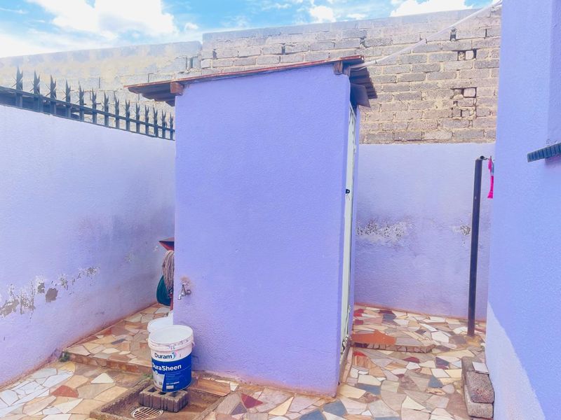 IMMACULATE HOME IN ORANGE FARM!!! - Photo 8