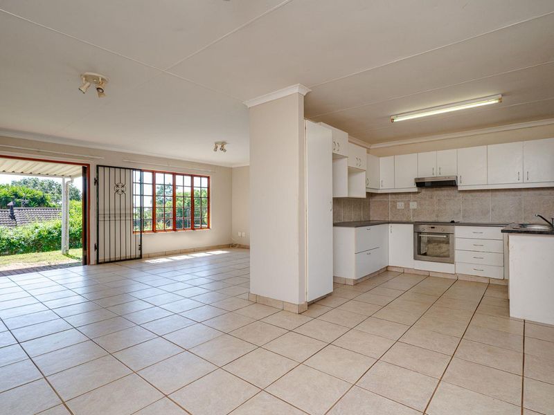 A HOME TO GROW INTO – WATERFORD COUNTRY ESTATE, WATERFALL 2 - Photo 5