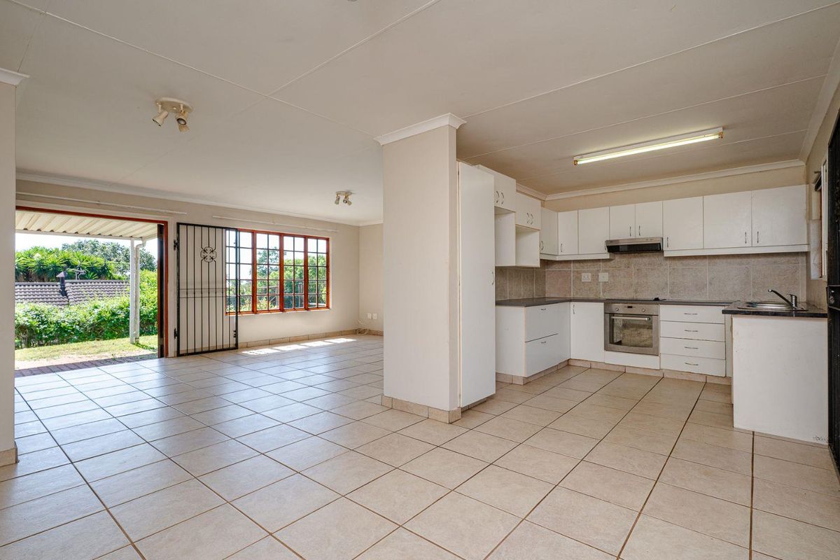 A HOME TO GROW INTO – WATERFORD COUNTRY ESTATE, WATERFALL 2 - Photo 5