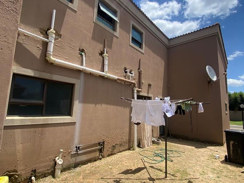 6 bedroom home for sale - Photo 5