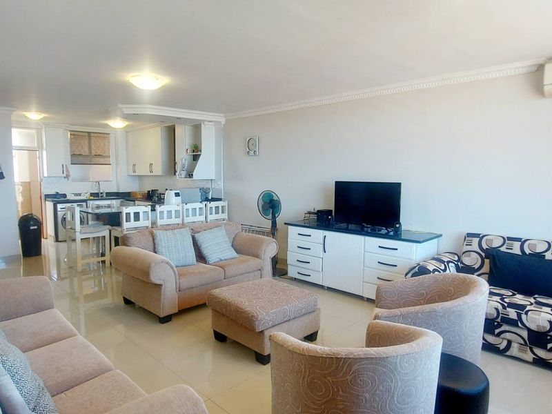Heaven on Earth: Stunning Beachside Apartment Fully Furnished! - Photo 2