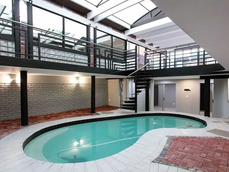 Stunning accommodation in Hatfield - Photo 4