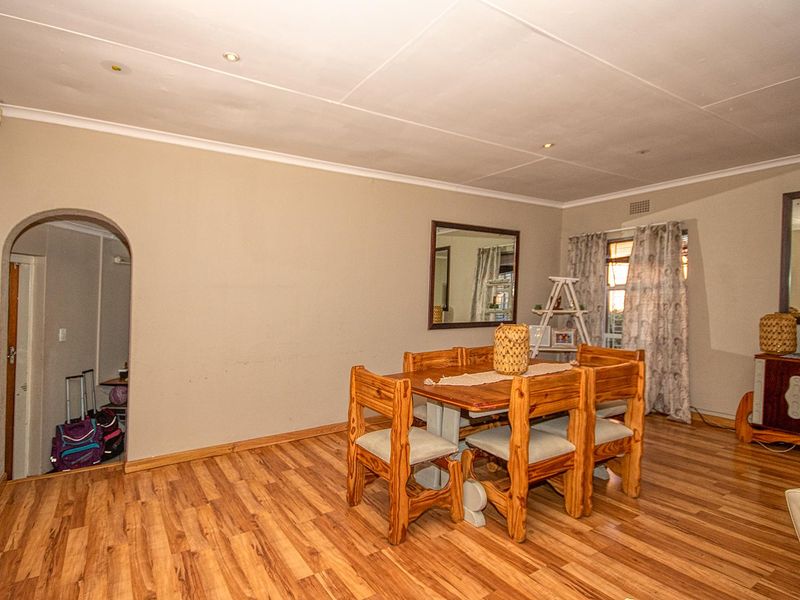 Family home with Flatlet for sale - Photo 5
