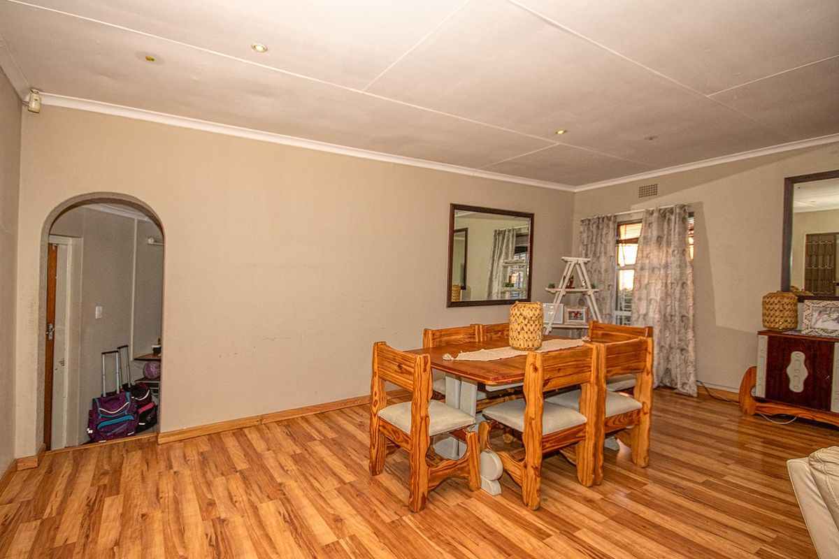 Family home with Flatlet for sale - Photo 5