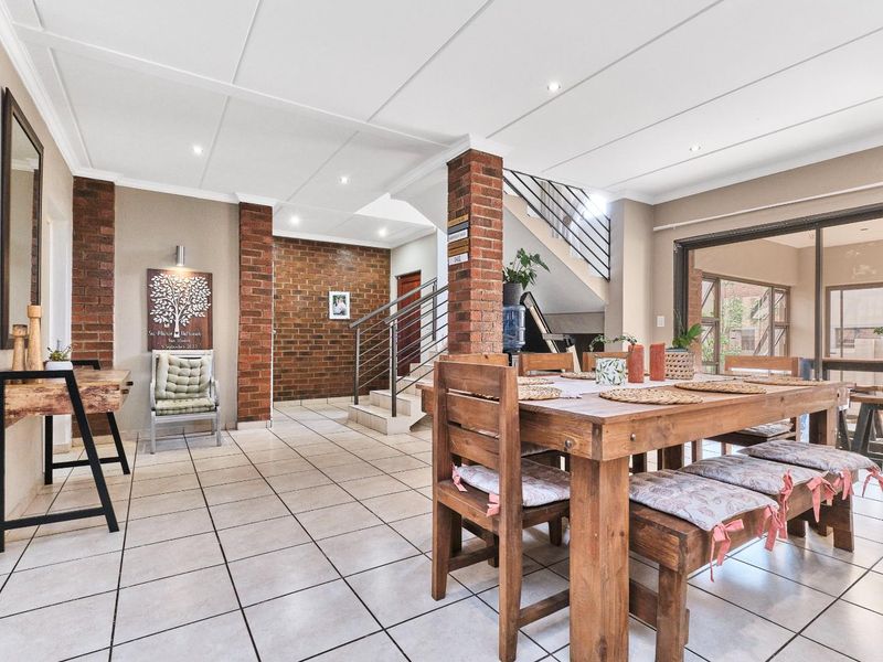 Spacious Open Plan Living for the Decerning Young Executive - Photo 4