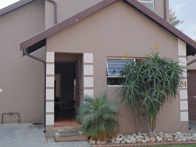 Secure Modern Living in a Peaceful Community - Photo 2