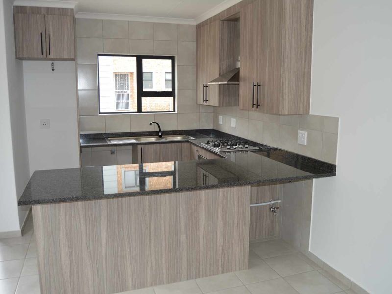 New Developed 2 Bedroom Townhouse For Sale in Brackendowns - Photo 8