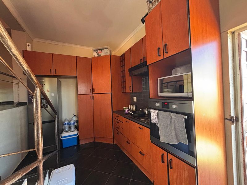 Windhoek Rocky Crest: 3 Bedroom house is For Sale - Photo 2