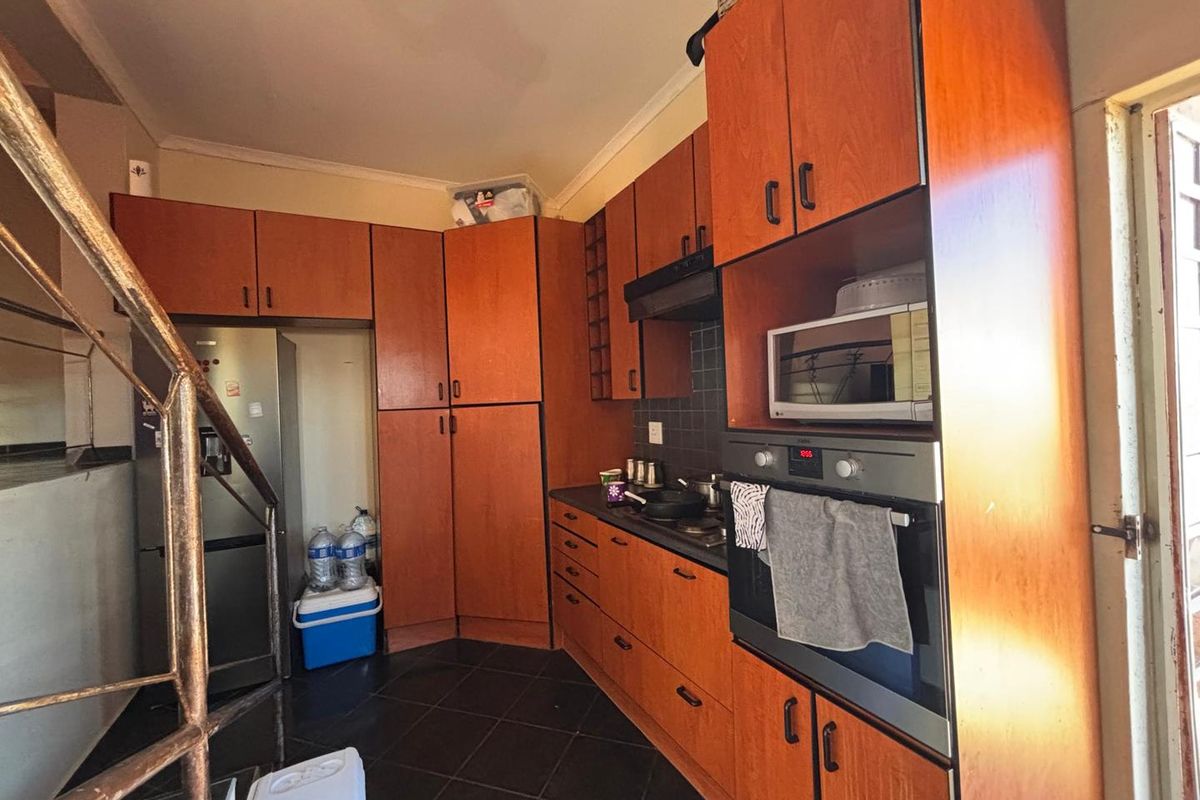 Windhoek Rocky Crest: 3 Bedroom house is For Sale - Photo 2