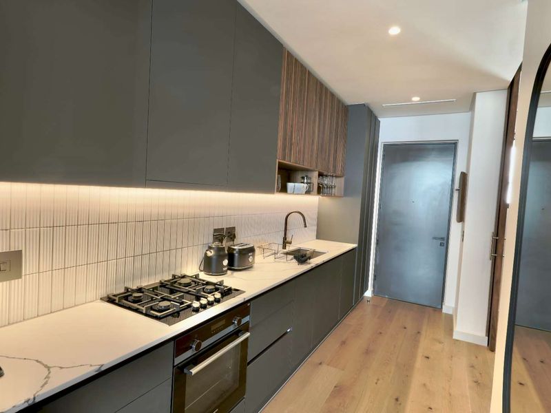 Brand New Luxury One-Bedroom Apartment | V&A Waterfront | Cape Town - Photo 4