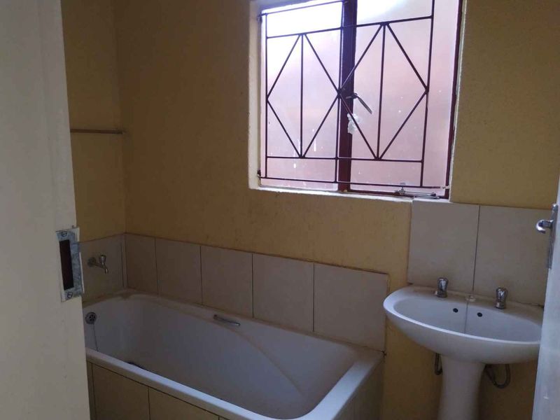 Charming 2 bedrooms house for sale in Soshanguve VV - Photo 6