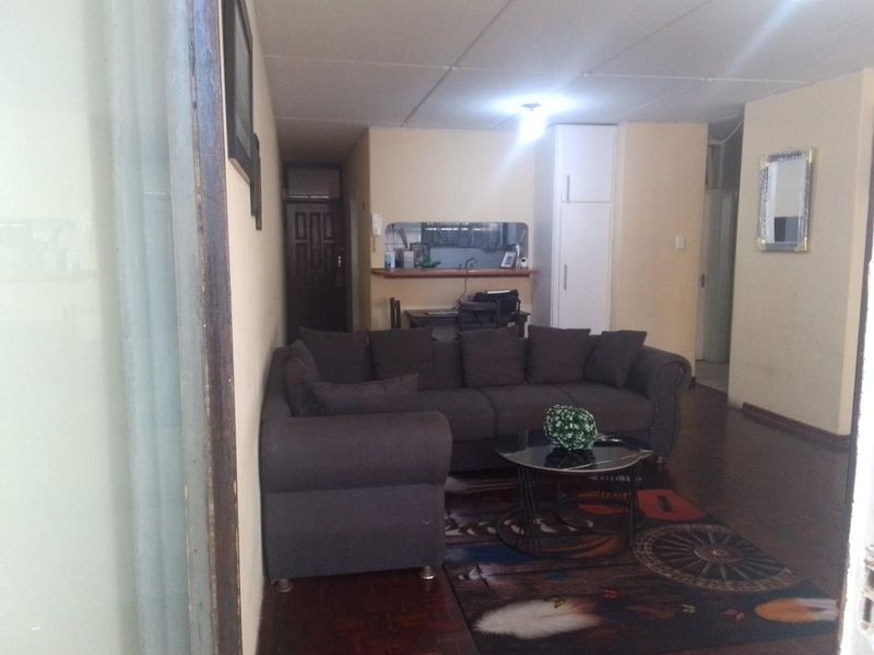 This your opportunity to stamp your mark on this spacious unit for sale in South Beach, Prime area!!!! - Photo 2