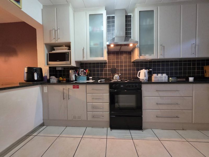 2 Bedroom Townhouse for Sale in New Redruth Alberton - Photo 7