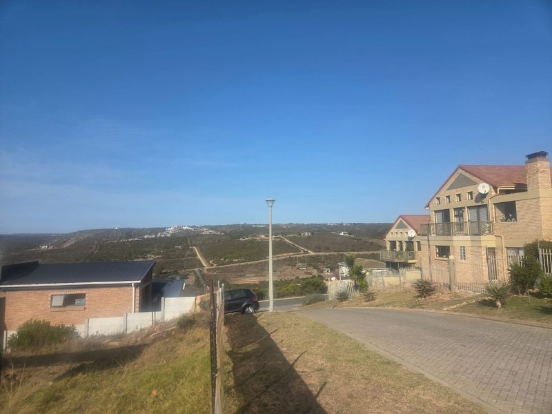 Corner stand with a distant sea view - Photo 5