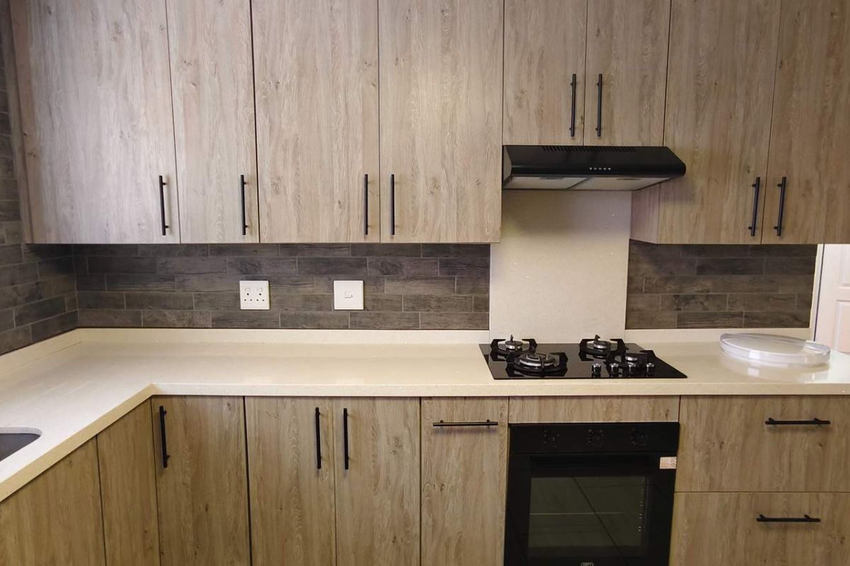 A Captivating Blend of Space, Style, and Comfort Awaits - Photo 2