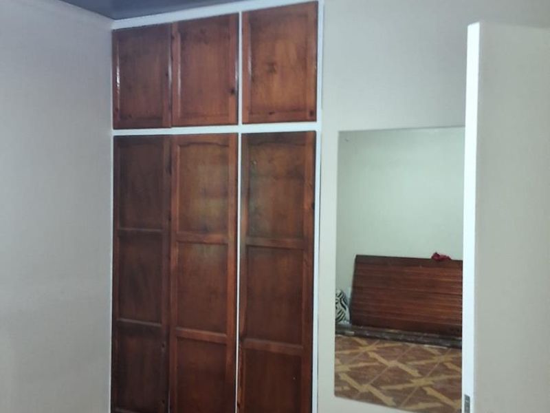 Spacious Five-Bedroom Family Home in Established Veld En Vlei - Photo 8