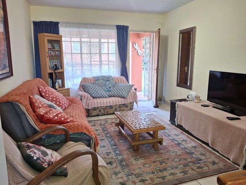 Ground Floor - Pet Friendly Townhouse For Sale In Farramere - Photo 5