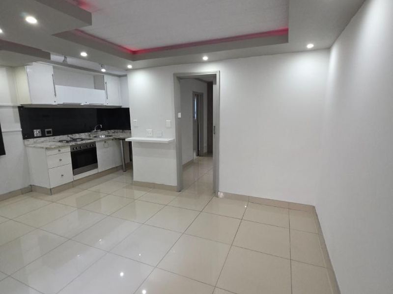 STUPENDOUS NEWLY RENOVATED 1 BED APARTMENT IN PARKTOWN NORTH - Photo 8