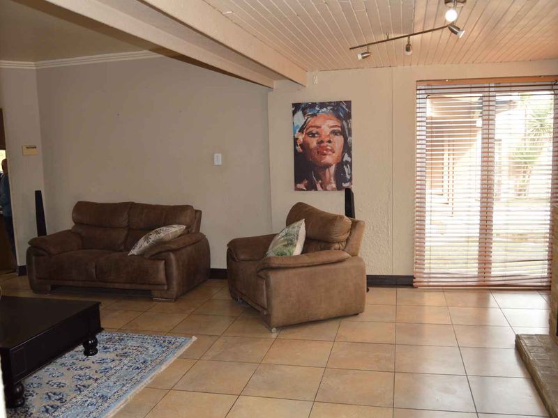 Four Bedroom Family Home For Sale in Brackendowns - Photo 7