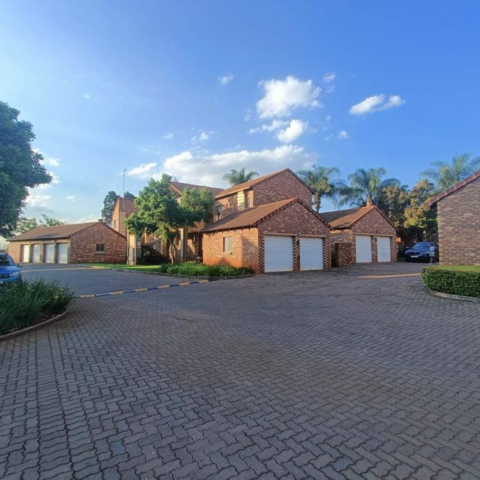 Property #2200595, Apartment Pending Sale in Die Hoewes
