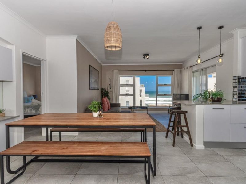 Super Spacious Luxury 3-Bedroom with Sea Views - Photo 5