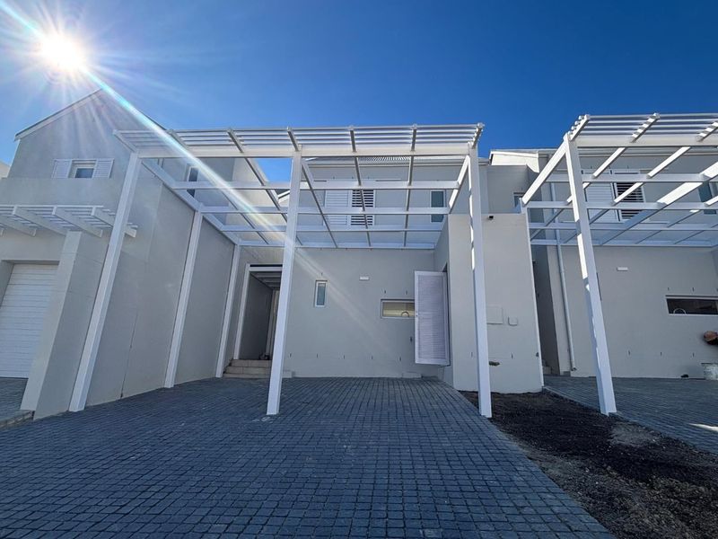Modern Newly Built Townhouse in Voliere Estate - Photo 1
