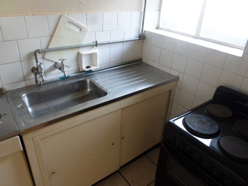 A BACHELOR FLAT TO RENT IN PRETORIA CENTRAL - Photo 5