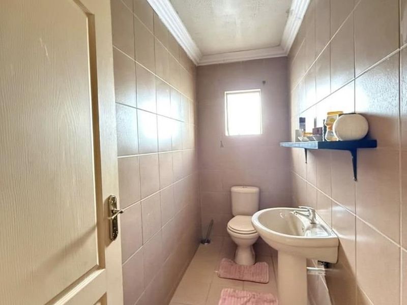Double-Storey Family Home | Cimbebasia N$ 2,700,000 excluding costs - Photo 7