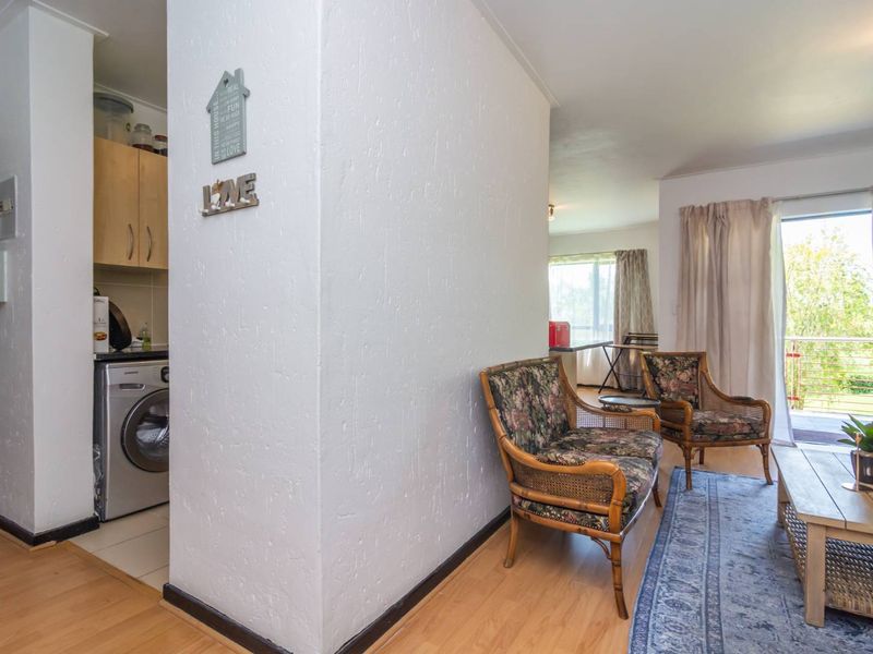 Elegant estate living- secure, scenic, and stylish - Photo 6