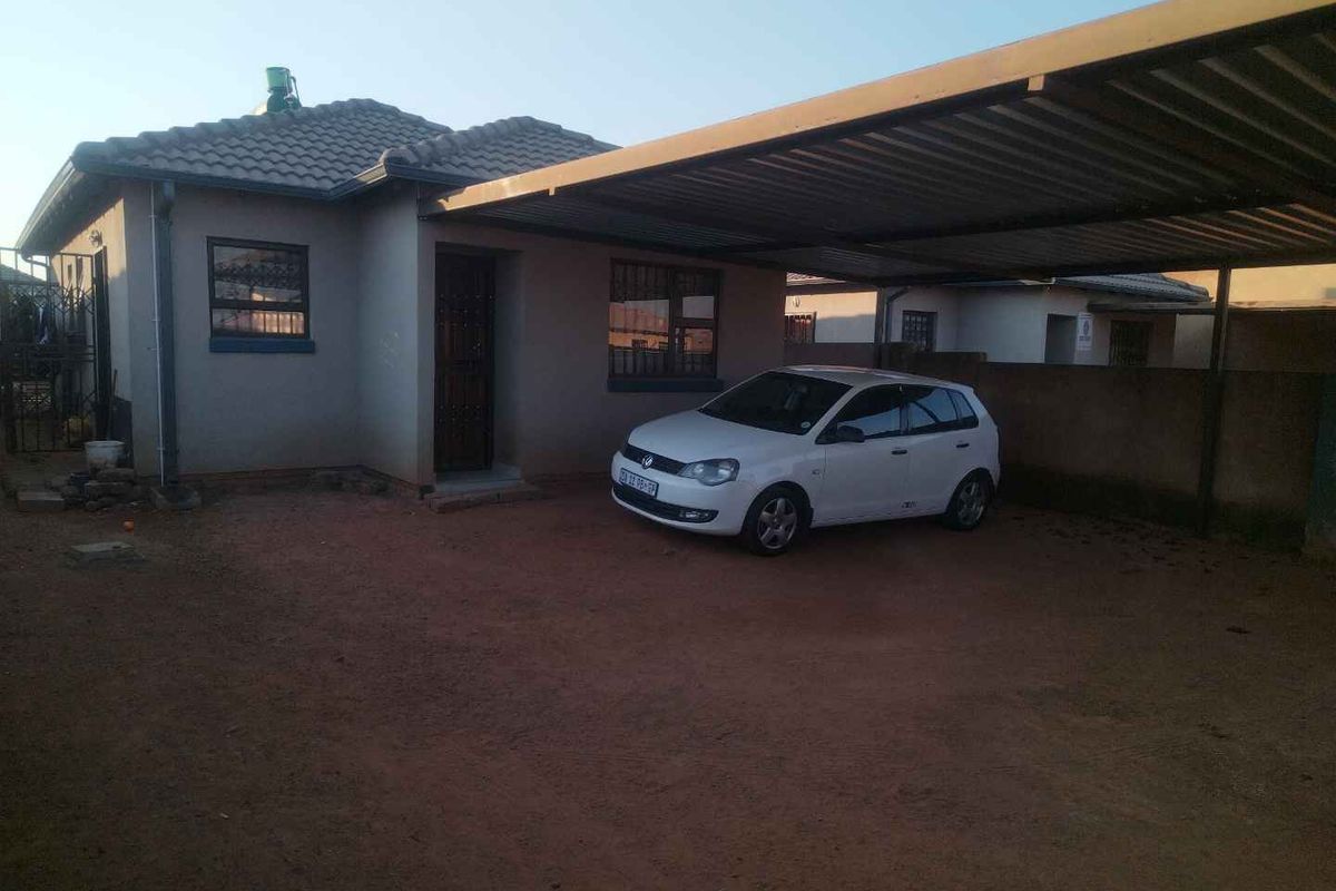 3 bedrooms house for sale in Soshanguve VV - Photo 2
