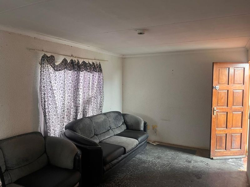 2 Bedroom House For Sale in Evaton West - Photo 6