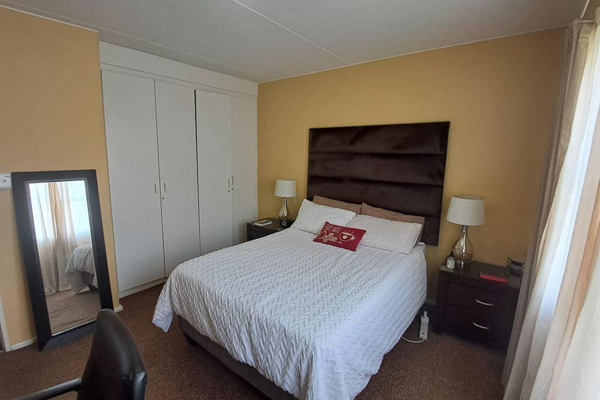 2 Bedroom Townhouse for sale!! - Photo 5