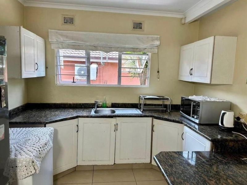 4 bedroom low maintenance home for sale in Sunningdale - Photo 10