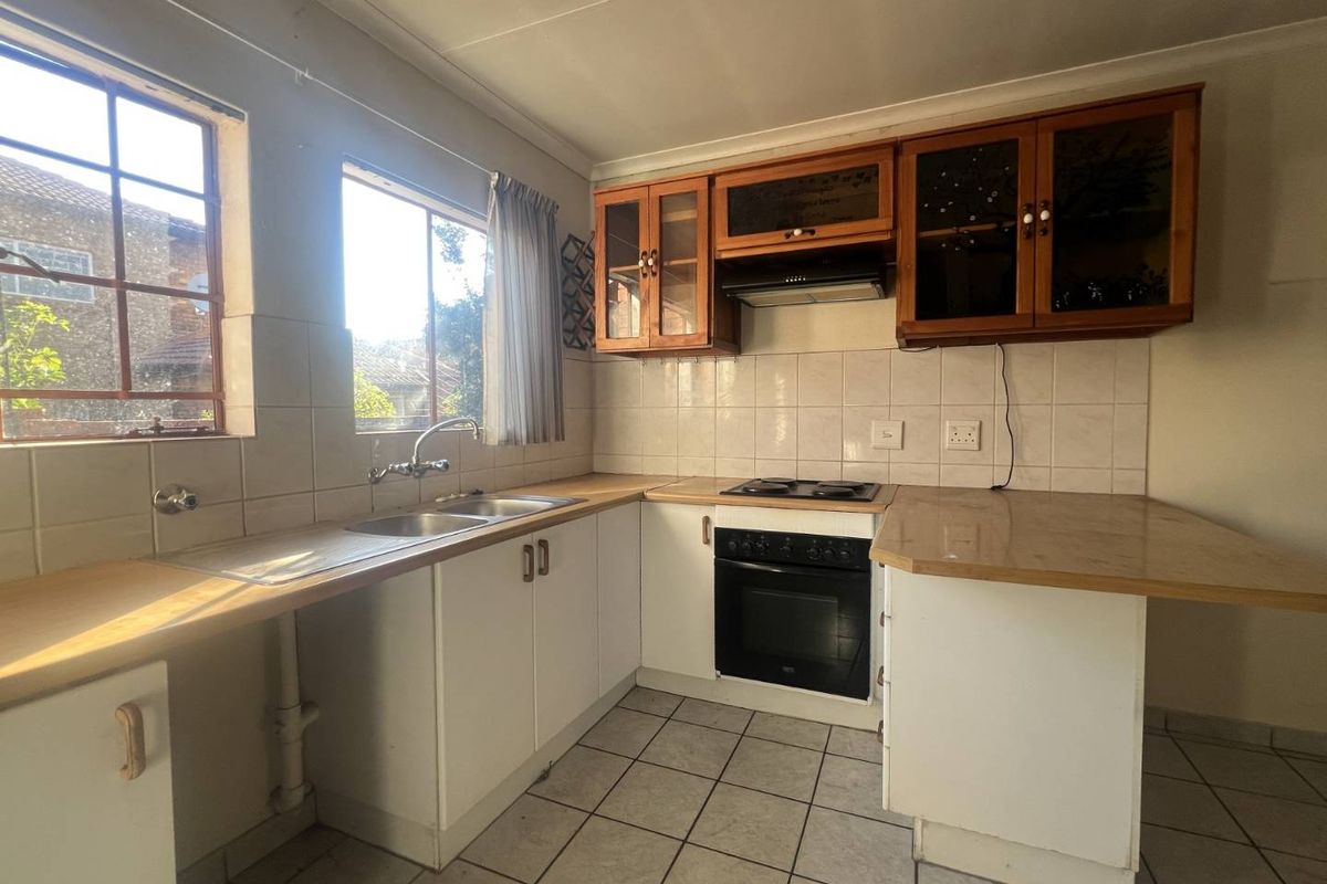 Look No Further if Space and Low Maintainance are your Priorities. - Photo 5