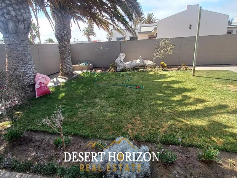 Walvisbay, Central | Family home for sale - Photo 2