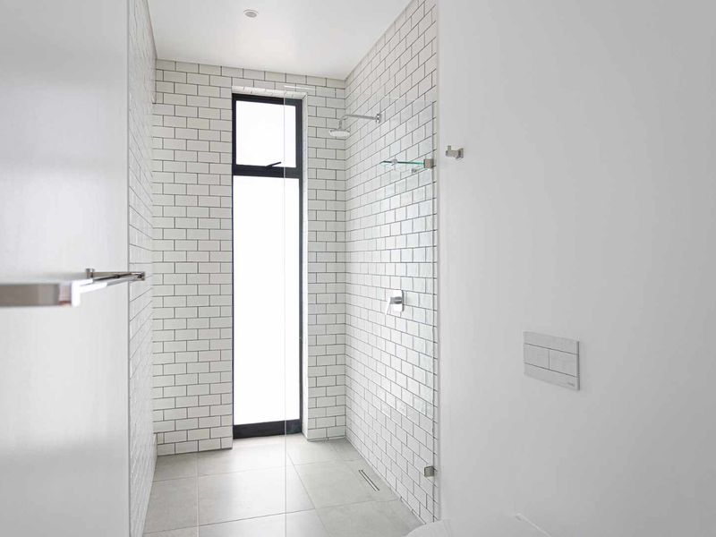 Two-bedroom apartment in the vibrant hub of Val de Vie Estate - Photo 6