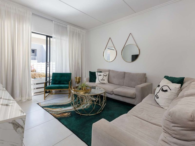 A MODERN 2 BEDROOM, 2 BATH GROUND FLOOR APARTMENT - SOUNDS LIKE A FANTASTIC FIND! - Photo 7