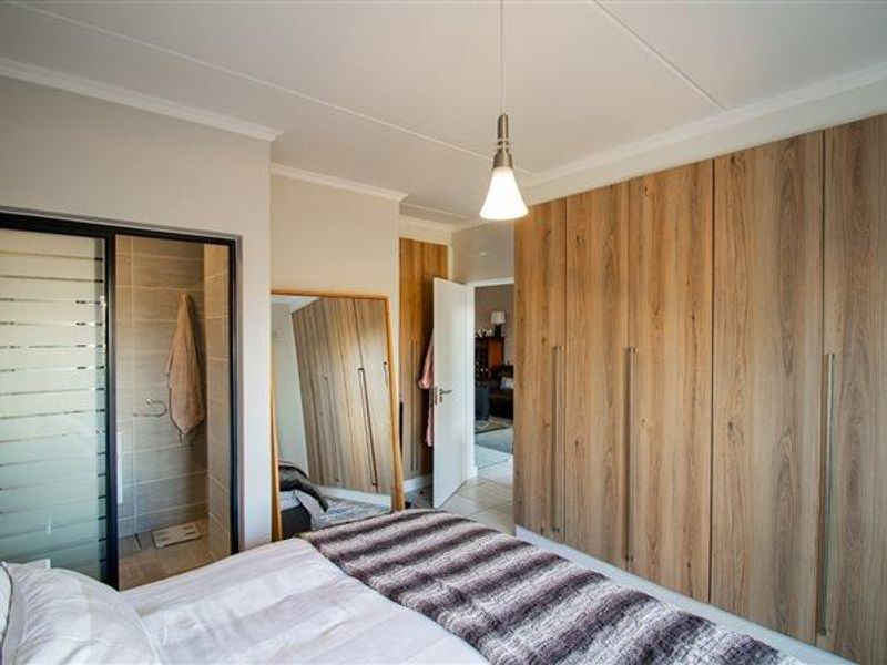 3 Bedroom Ground floor For Sale. - Photo 4