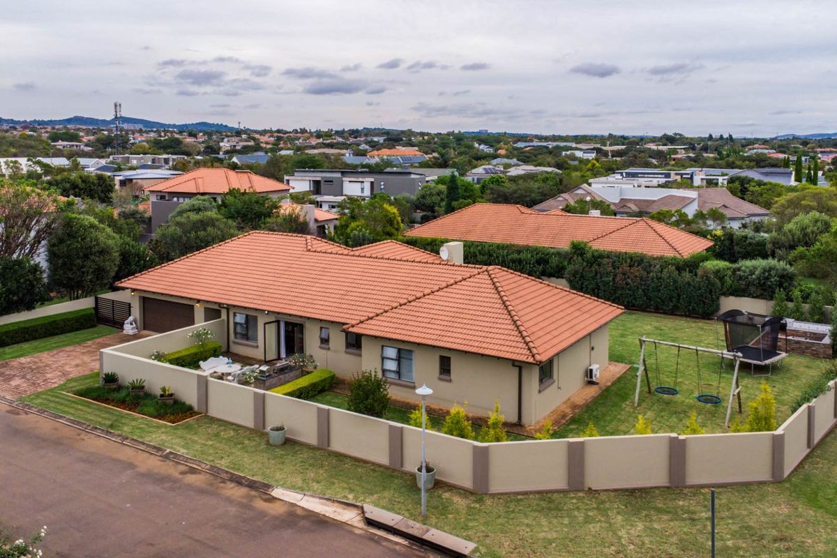 Charming Four-Bedroom Family Home in The Ridge Estate - Photo 3