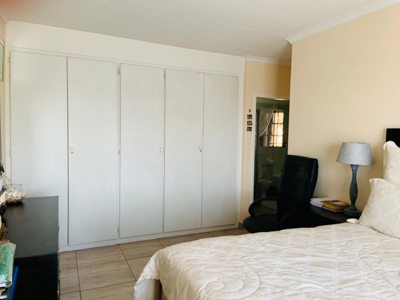 Stunning 3-Bedroom Townhouse Available for Rent - Photo 10