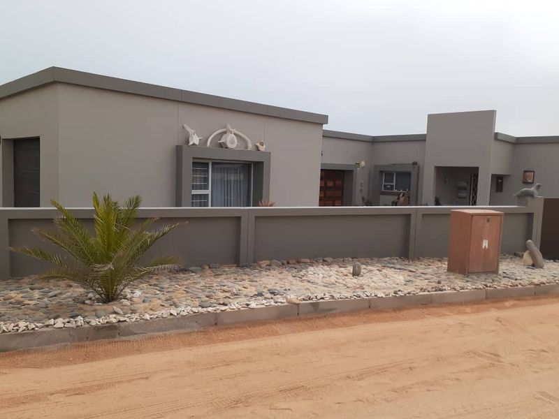 GORGEOUS HOME FOR SALE IN HENTIES BAY - Photo 4