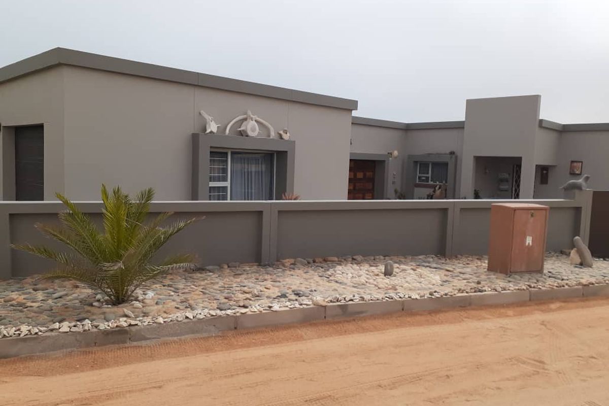 GORGEOUS HOME FOR SALE IN HENTIES BAY - Photo 4