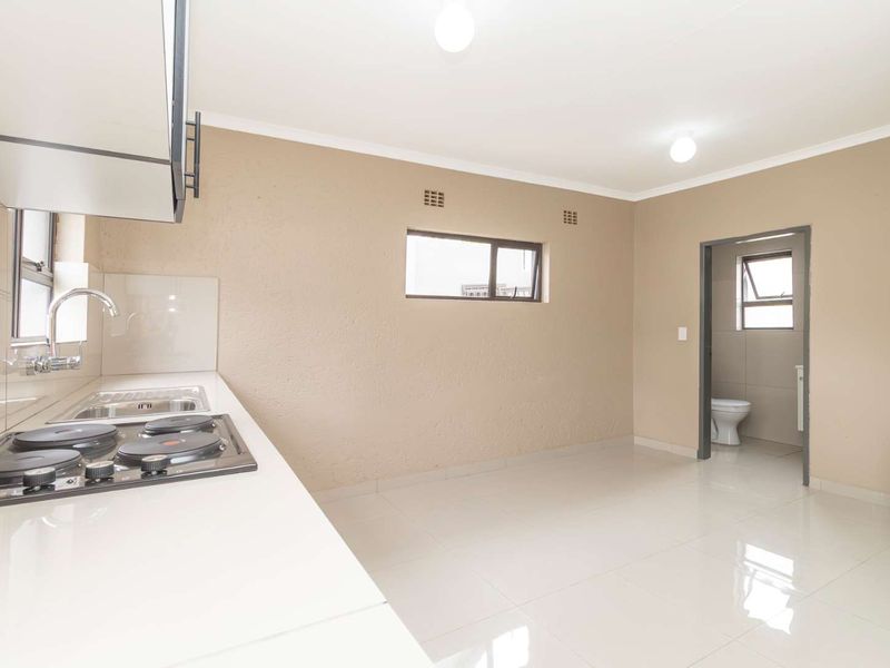 Lovely 1-Bedroom Cottage to Let in Hurlingham Manor - Photo 5